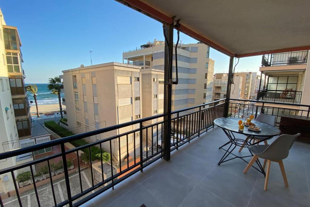 Amplio Apartamento Seaview Apartman Salou Kültér fotó