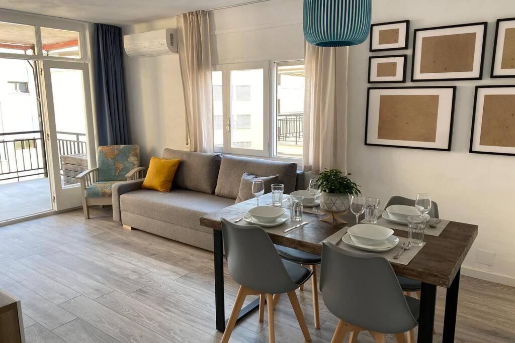 Amplio Apartamento Seaview Apartman Salou Kültér fotó
