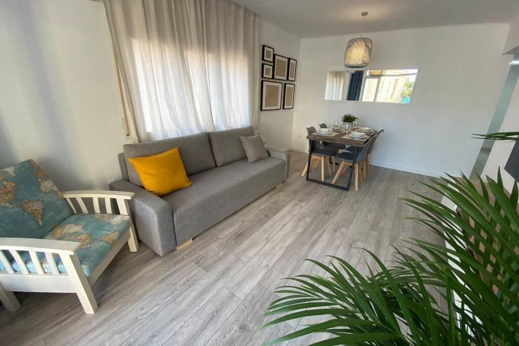 Amplio Apartamento Seaview Apartman Salou Kültér fotó