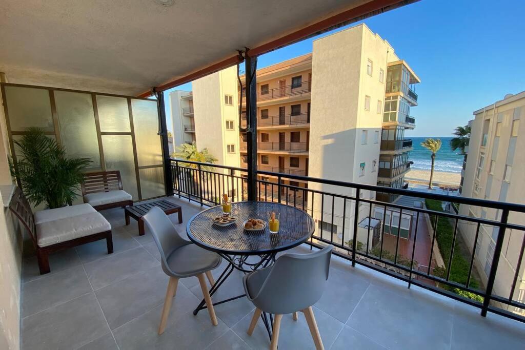 Amplio Apartamento Seaview Apartman Salou Kültér fotó